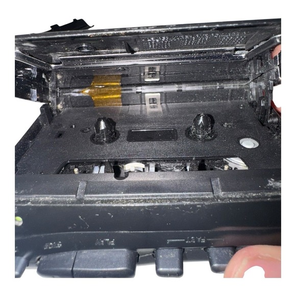 Vintage Panasonic RQ-V200 Casette Player Walkman As Is For Parts. (READ) - Picture 6 of 6